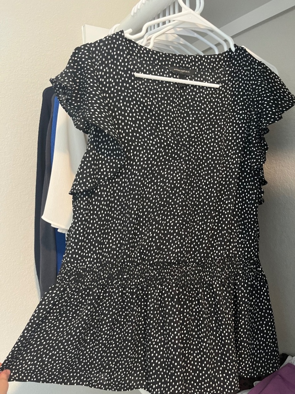 BANANA REPUBLIC V-Neck, Polka Dot Peplum Top